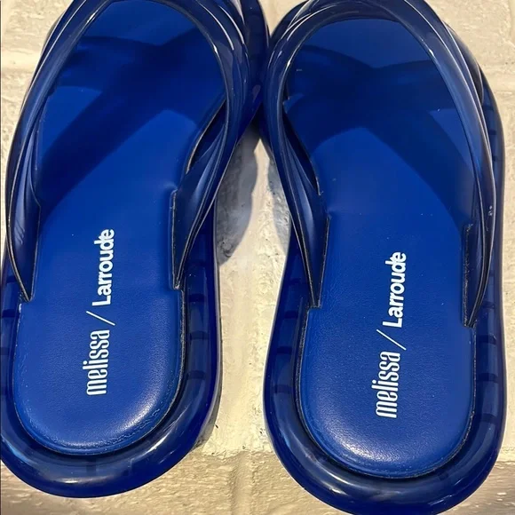 Melissa by Larroude Blue Women's Jelly Slide Sandals, size 8 - Picture 9 of 9